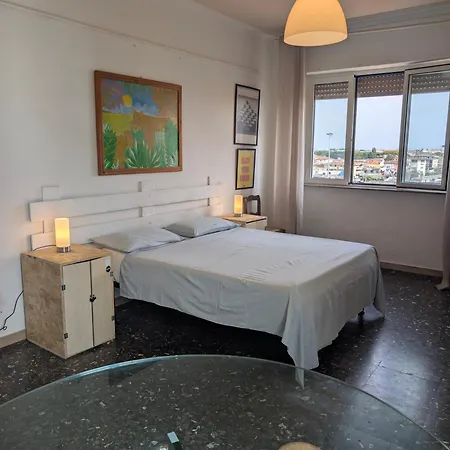 Interno 12 - Rooms In Shared Flat בית אירוח וירג'יו